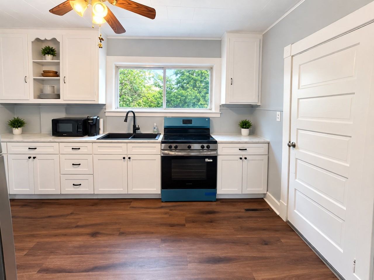39 7th Ave - Photo 7 of 13