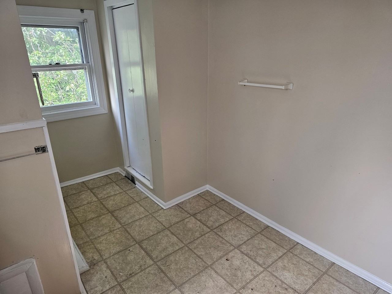 313 Buttonwood St - Photo 4 of 14