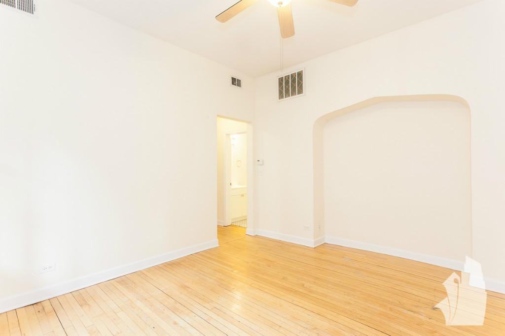2134 W Concord Pl #G - Photo 3 of 13