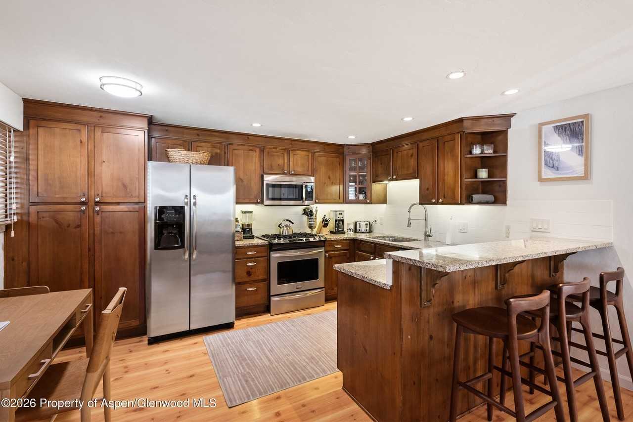 835 E Hyman Ave #E - Photo 5 of 11