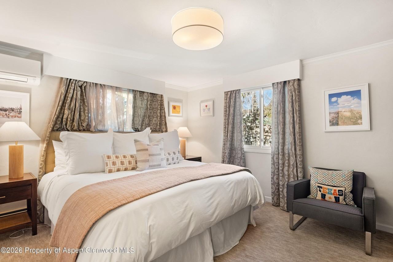 835 E Hyman Ave #E - Photo 7 of 11