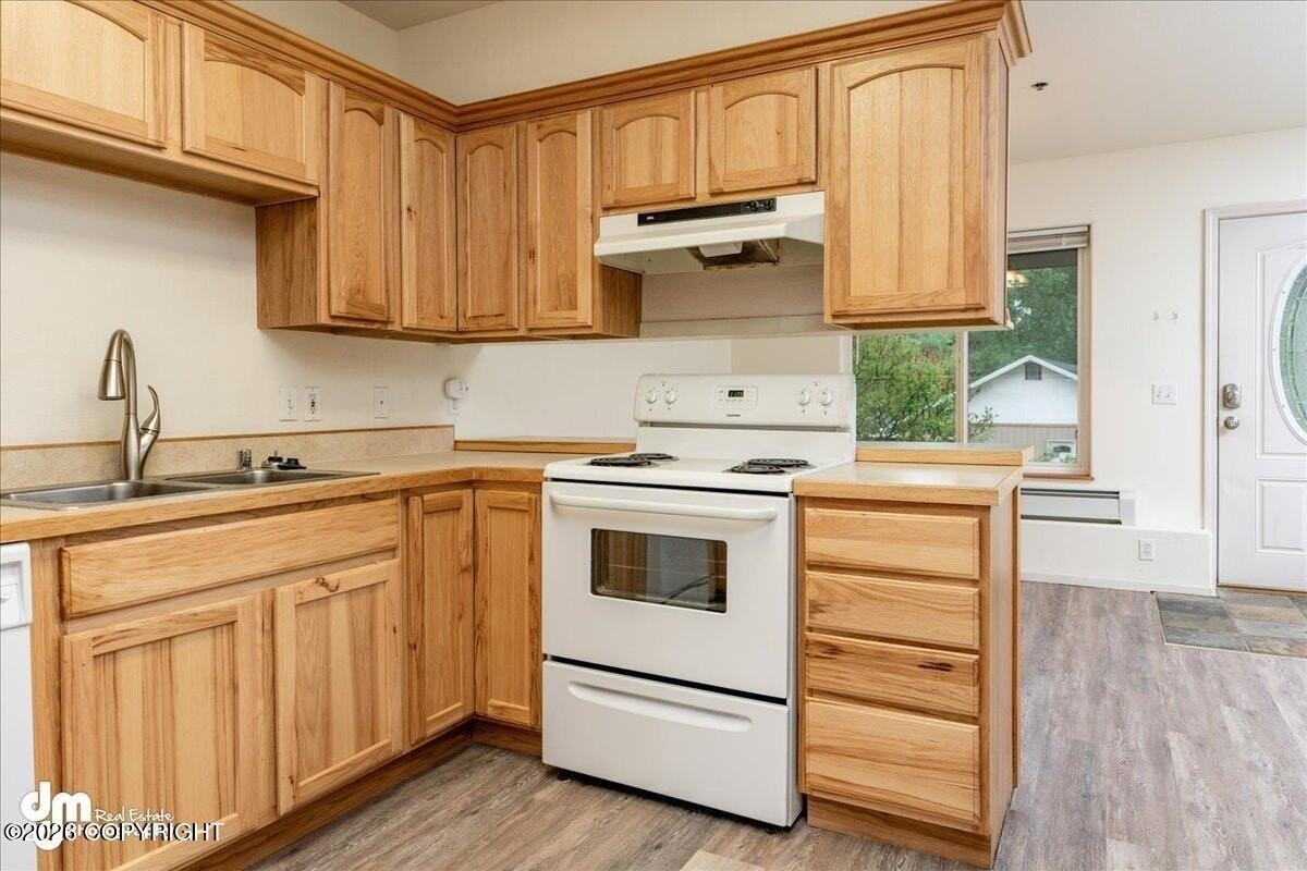 634 E 73rd Ave #D - Photo 3 of 9