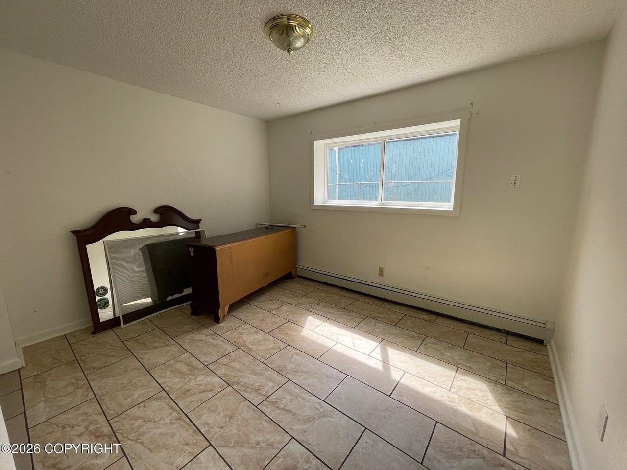 708 N Hoyt St #4 - Photo 4 of 7