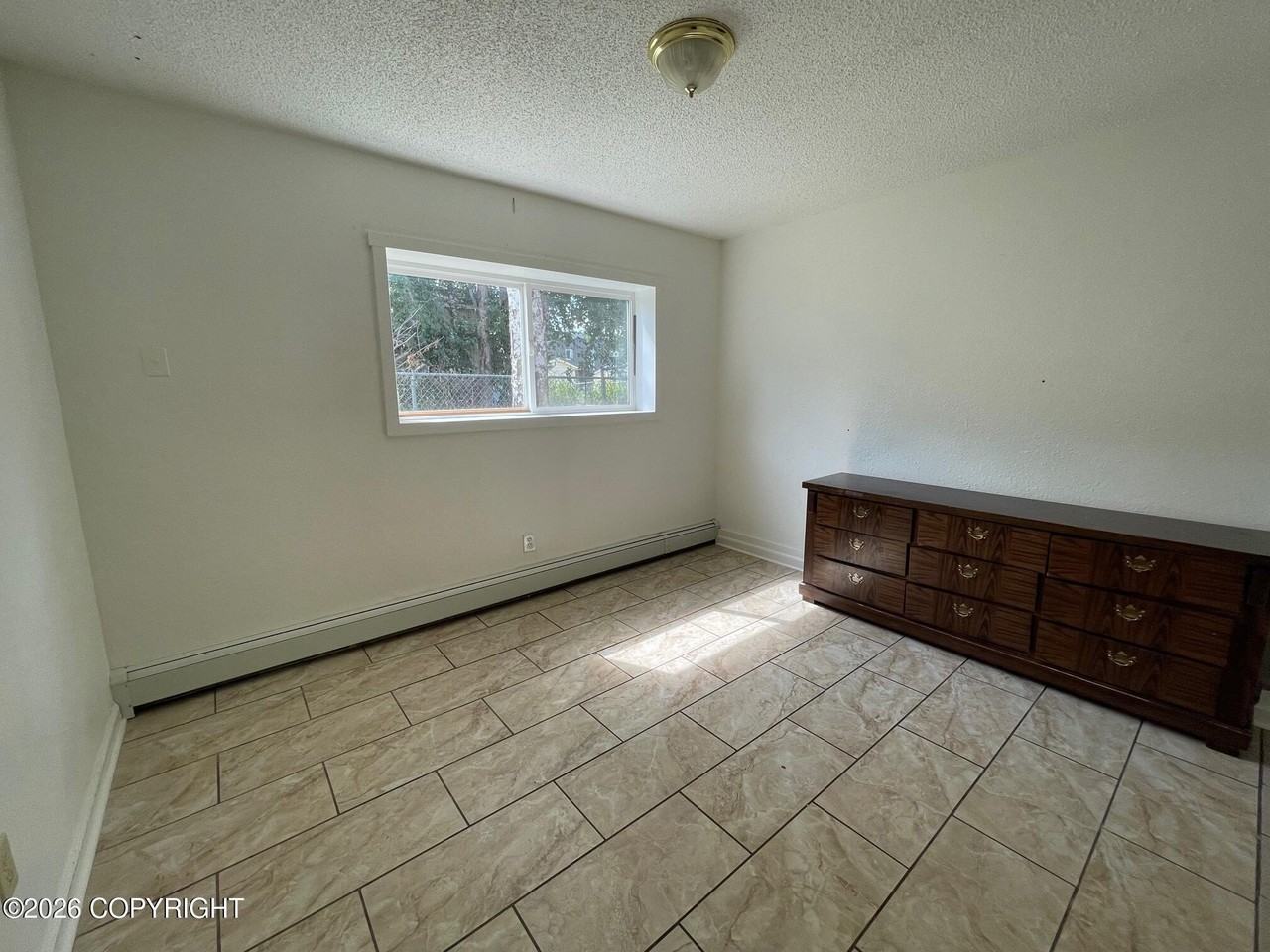 708 N Hoyt St #4 - Photo 5 of 7