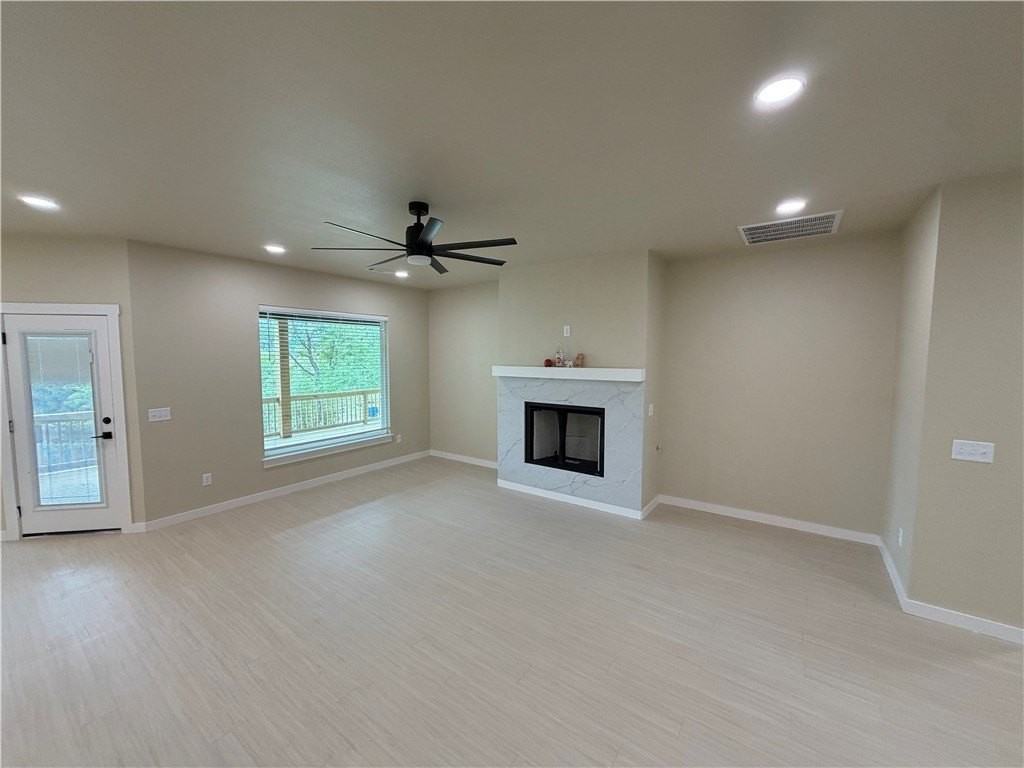 1537 E 5th St - Photo 2 of 24