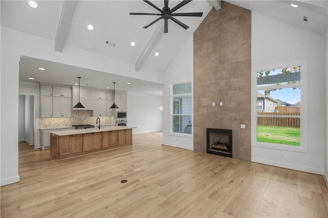 820 Greenhorn St - Photo 4 of 32