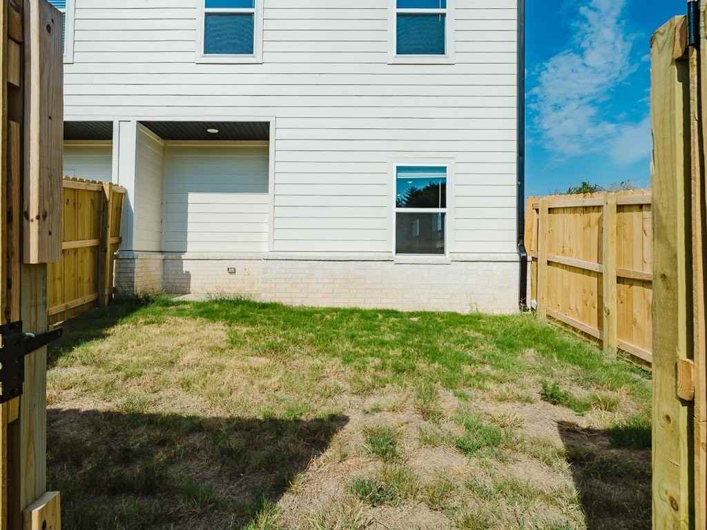 1720 Cuppett Cir - Photo 3 of 17