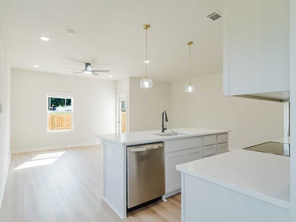 1720 Cuppett Cir - Photo 5 of 17