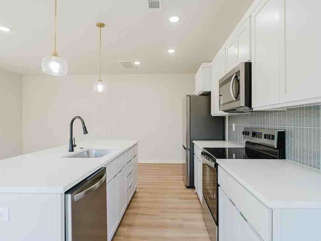 1720 Cuppett Cir - Photo 6 of 17