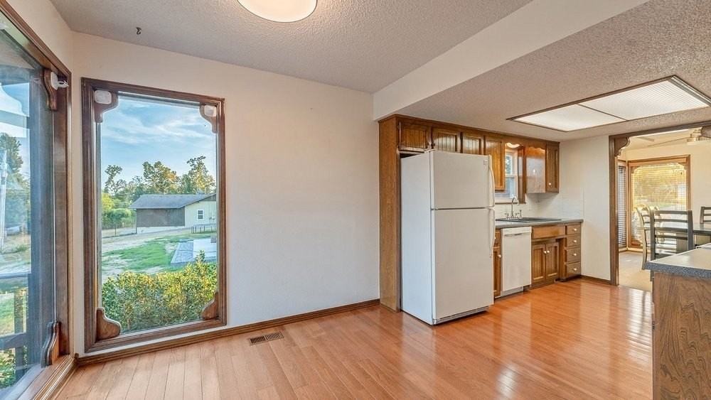 403 S 37th St - Photo 7 of 24