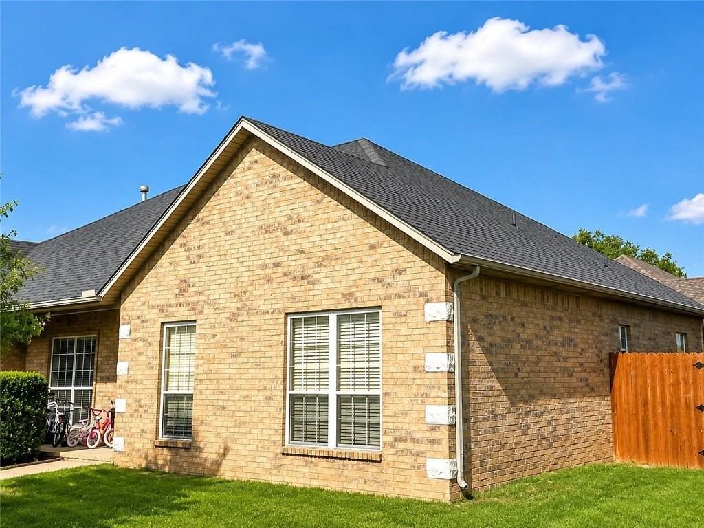 3803 Sw Huckleberry St - Photo 2 of 22