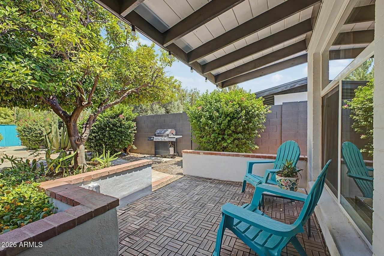 2727 E Montecito Ave #1 - Photo 3 of 7