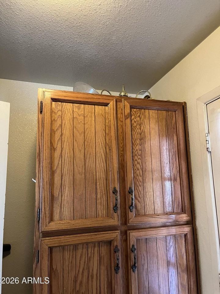 507 E Colgate Dr - Photo 4 of 20