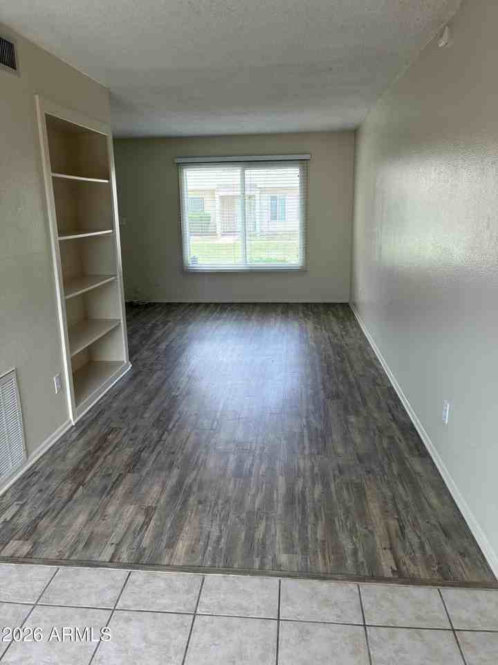 6618 S Palm Dr - Photo 4 of 27