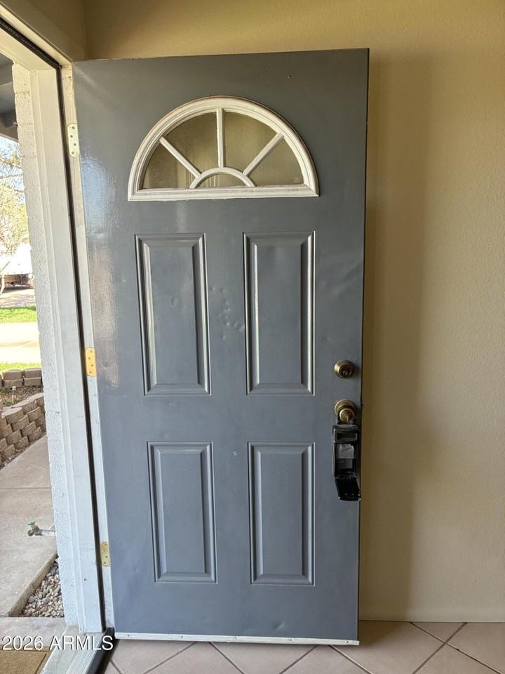 1439 W Huntington Dr - Photo 2 of 28