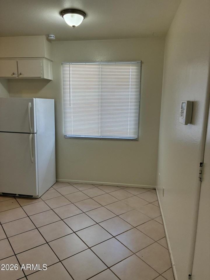 1439 W Huntington Dr - Photo 6 of 28