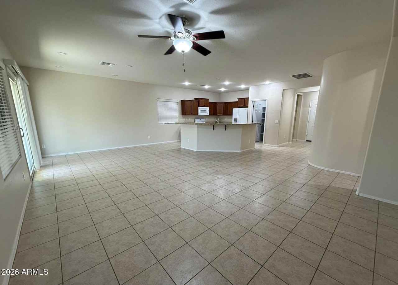 3417 N San Marin Dr - Photo 5 of 33