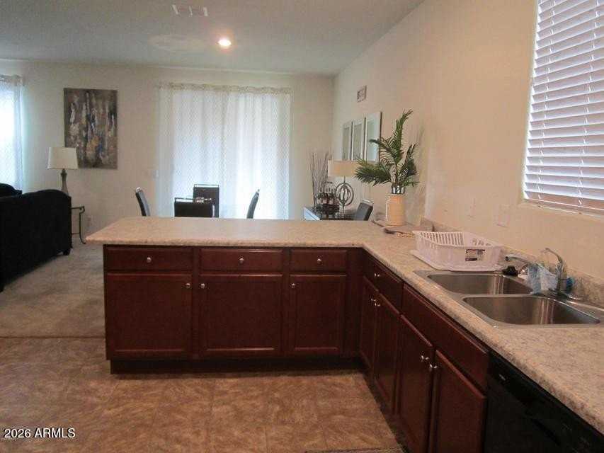 40584 W Helen Ct - Photo 6 of 18