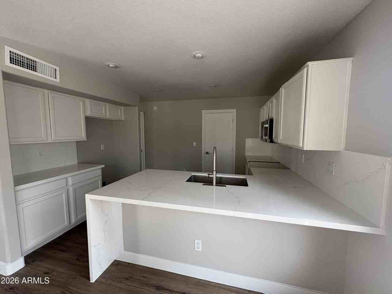 2370 S Apache Dr - Photo 3 of 23