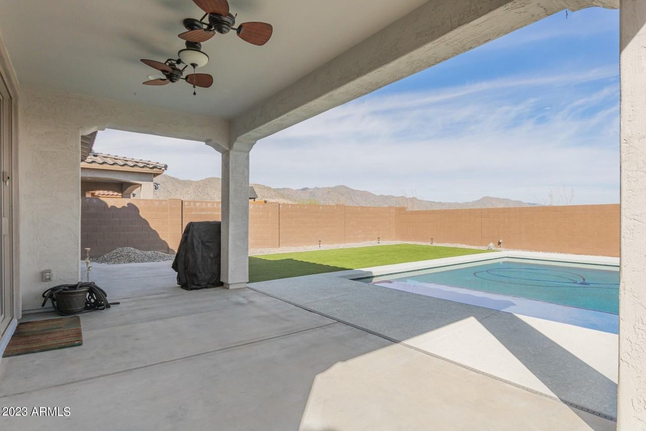 19740 W Palo Verde Dr - Photo 4 of 44