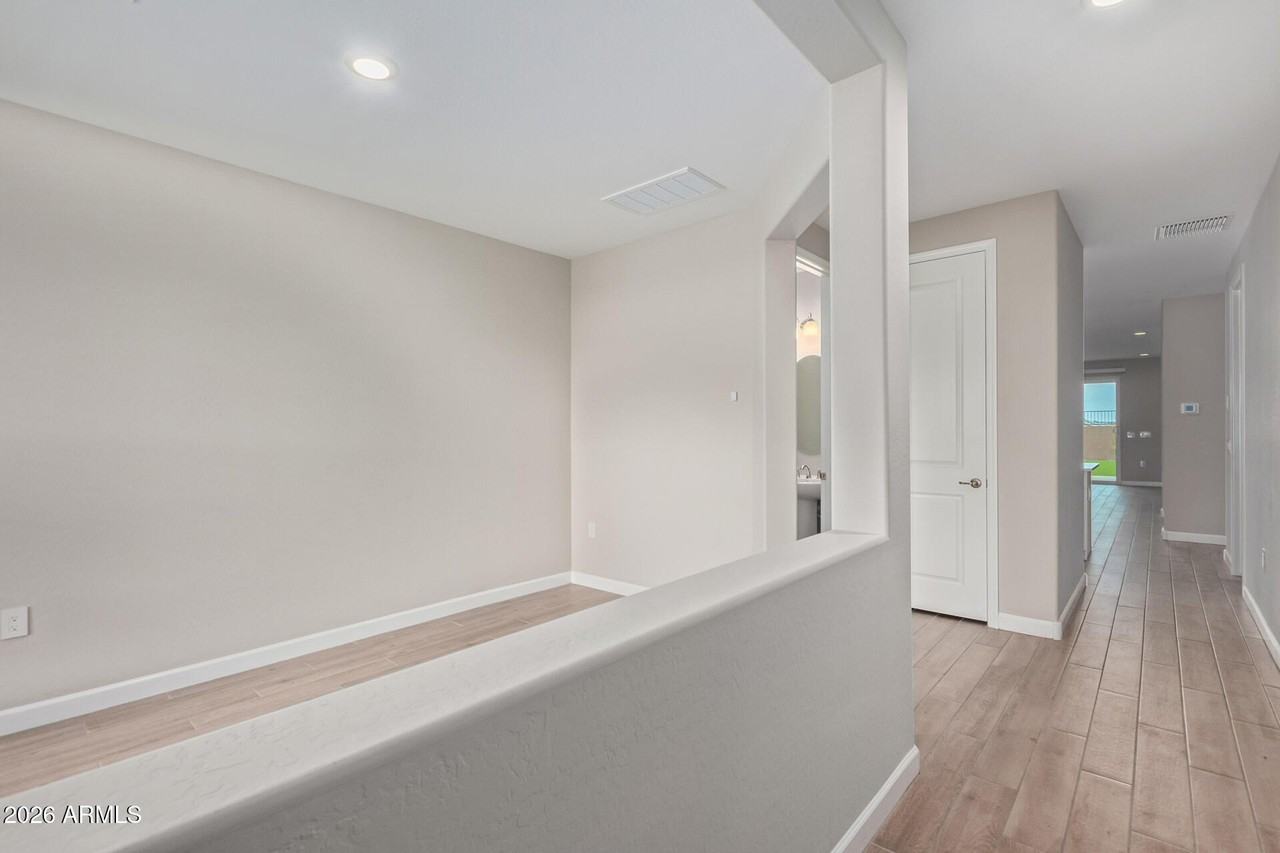 2035 E Northwood Dr - Photo 3 of 28