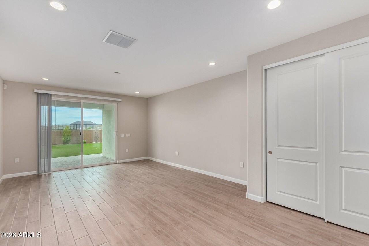 2035 E Northwood Dr - Photo 6 of 28