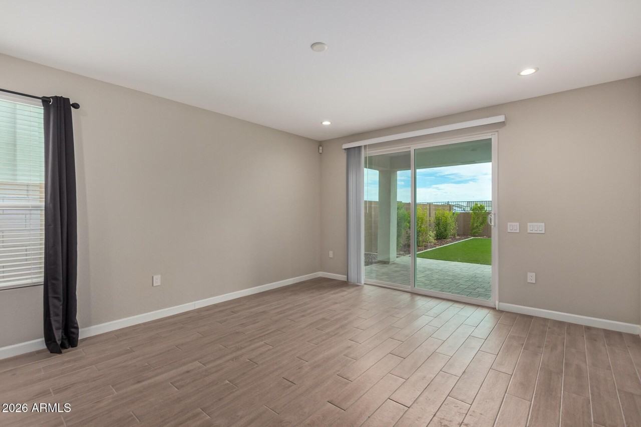 2035 E Northwood Dr - Photo 7 of 28