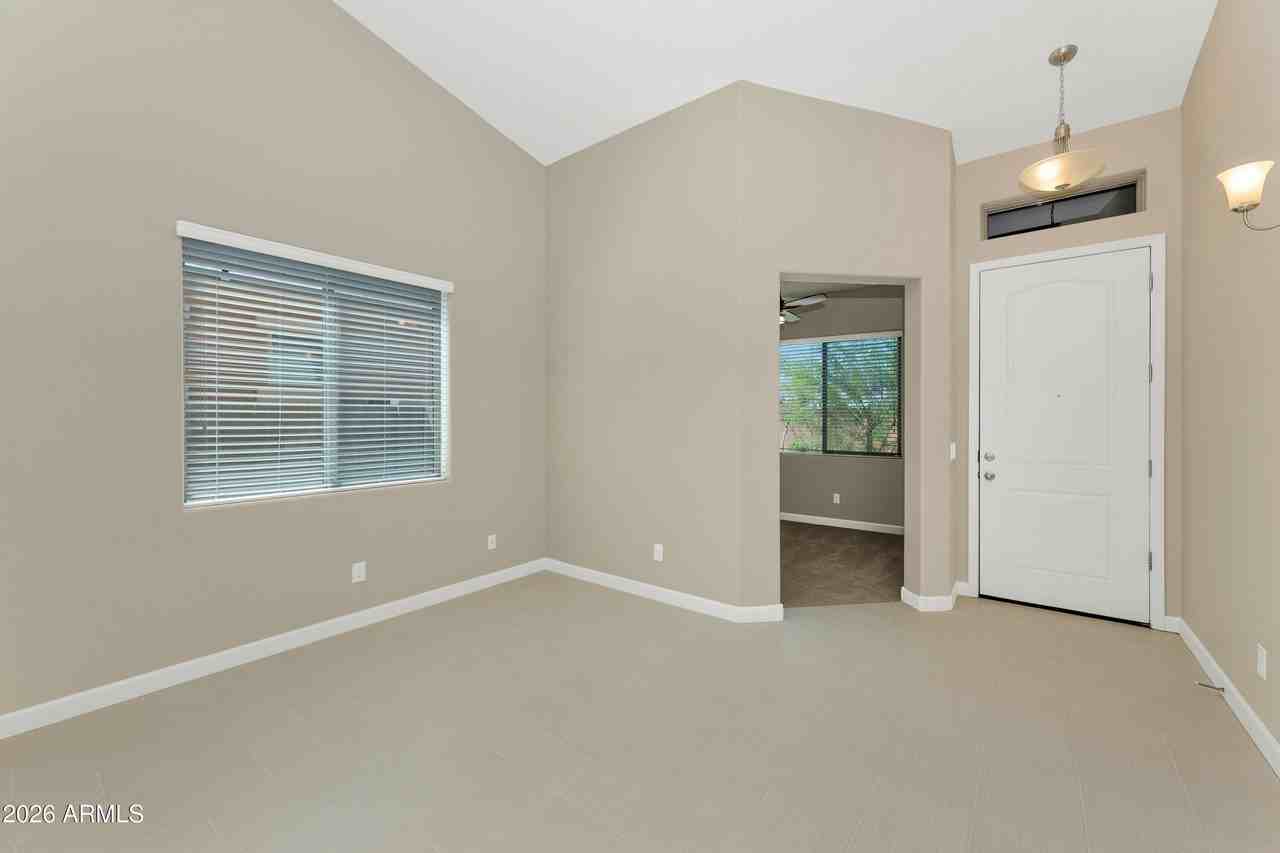 1611 N Hillcrest - Photo 3 of 39