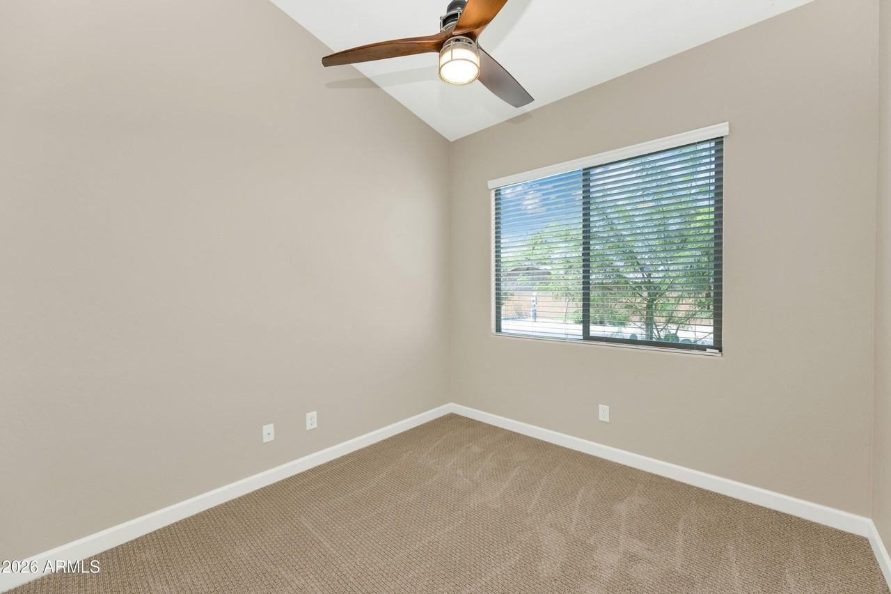 1611 N Hillcrest - Photo 5 of 39