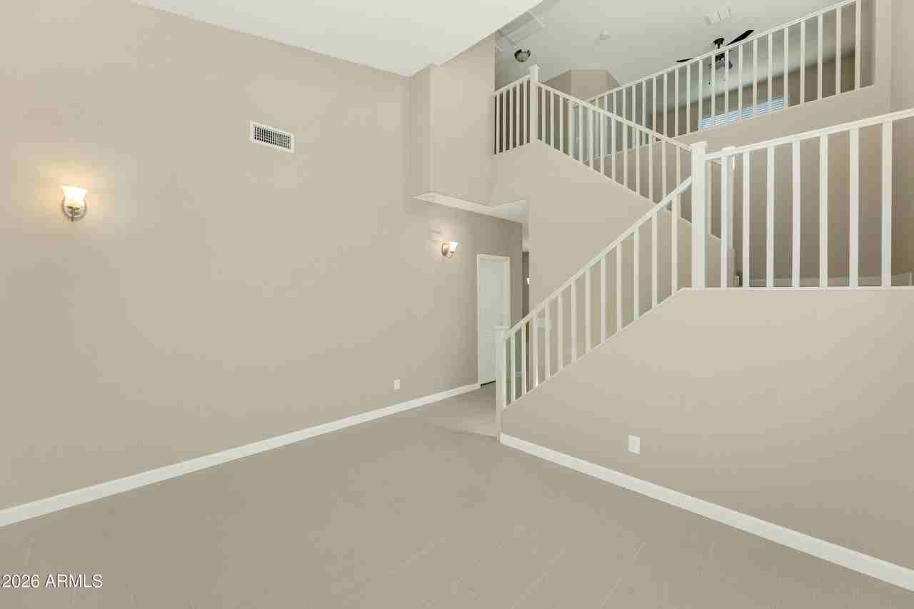1611 N Hillcrest - Photo 6 of 39