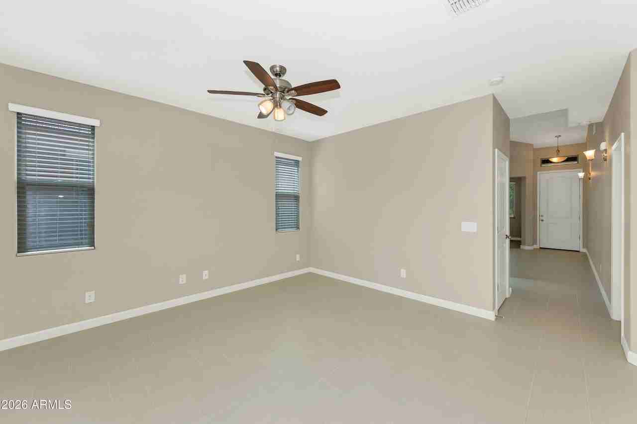 1611 N Hillcrest - Photo 7 of 39