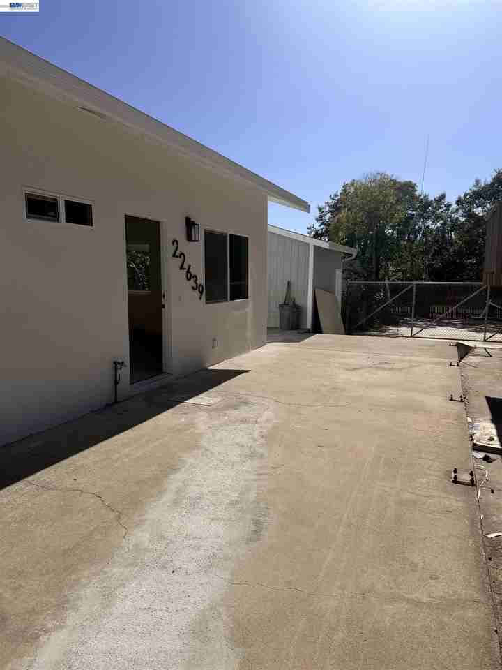 22639 6th St - Photo 2 of 32