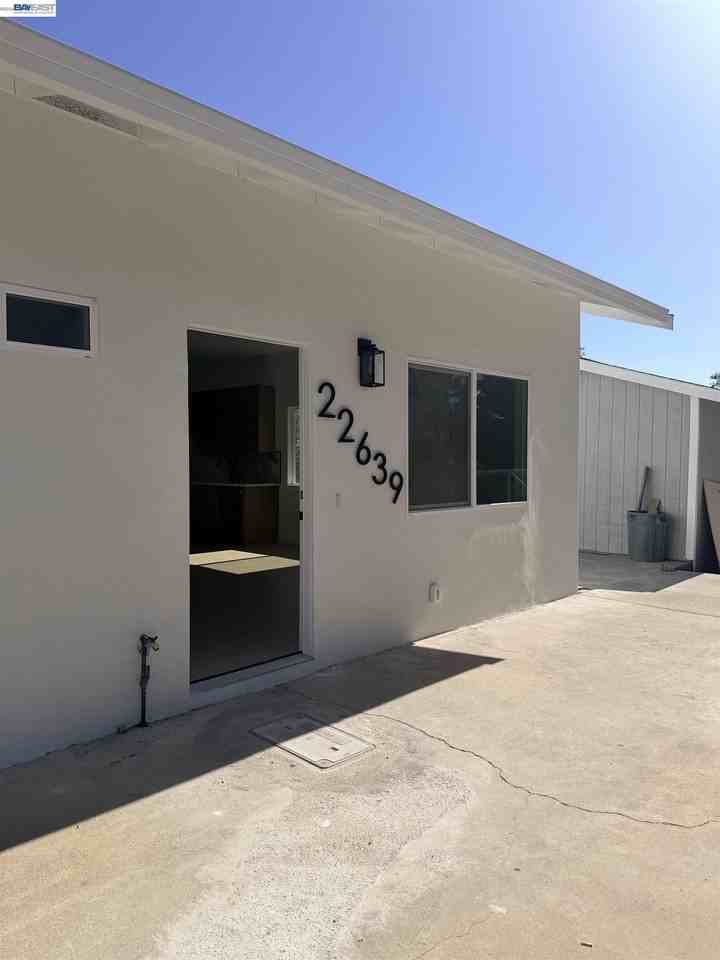 22639 6th St - Photo 4 of 32