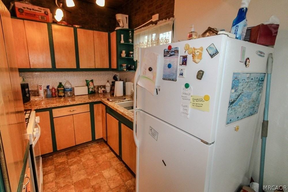 714 Holmes Ln - Photo 7 of 26