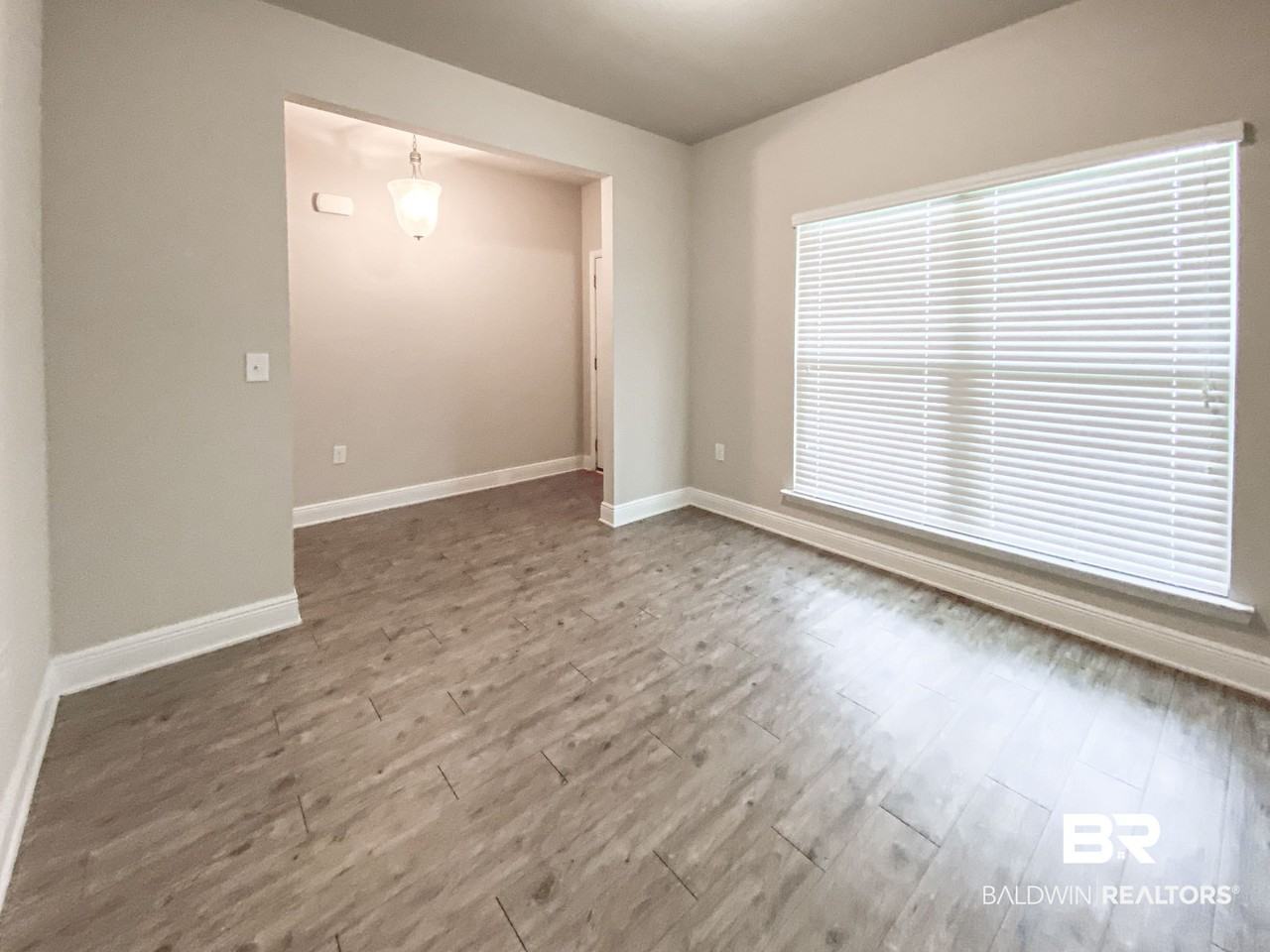 1713 Covington Ln - Photo 3 of 21