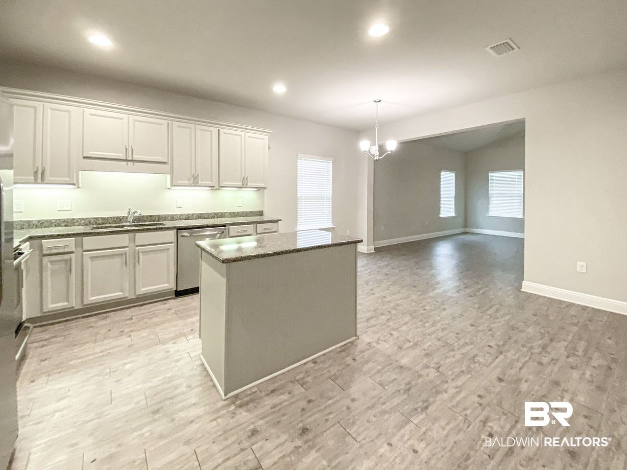 1713 Covington Ln - Photo 5 of 21