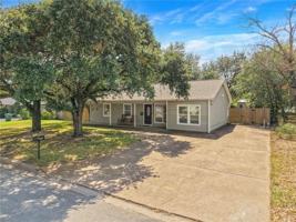 featured image of 4004 Tanglewood Dr