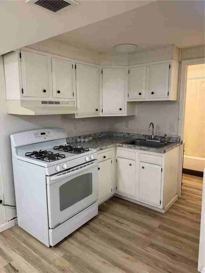 197 Fuller Ave - Photo 2 of 6