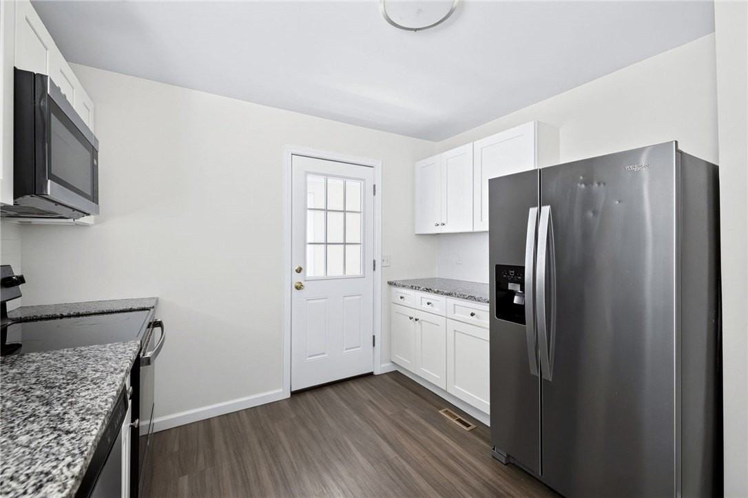 17 Heather St - Photo 6 of 25