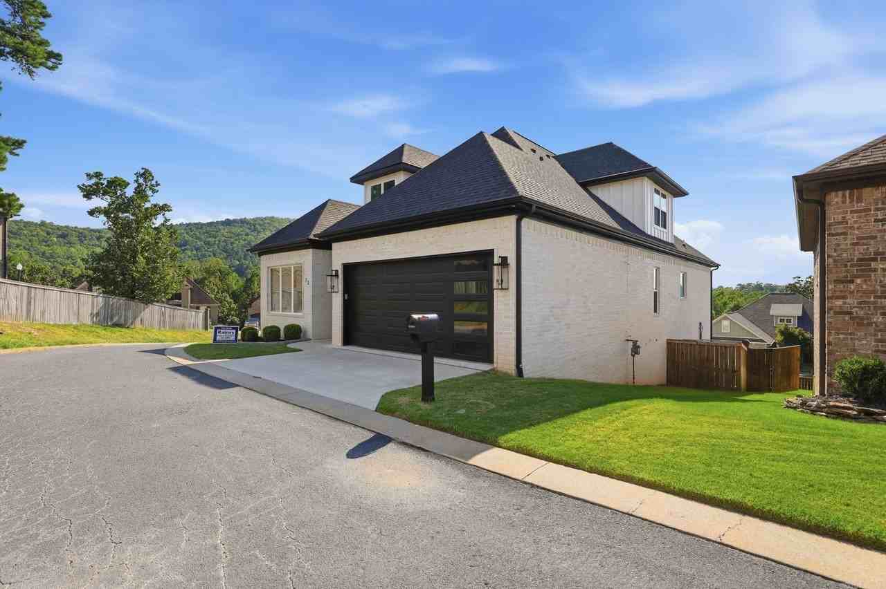 73 Tournay Cir - Photo 3 of 46