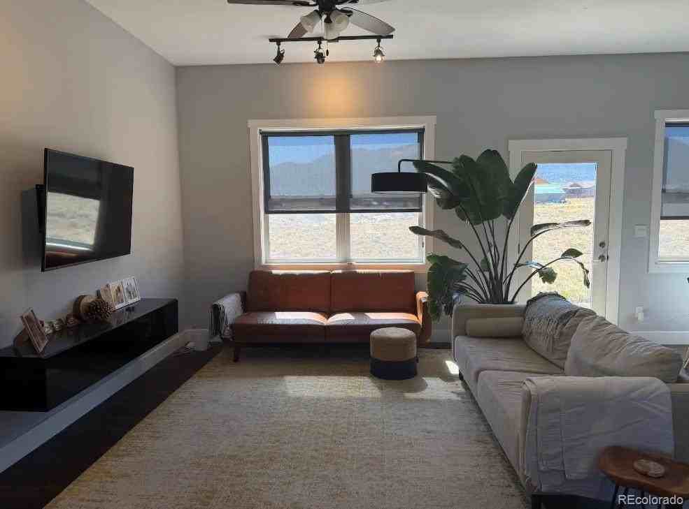 31300 Glenview Dr - Photo 3 of 33
