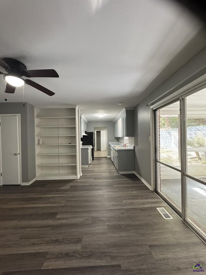 117 Colonial Rd - Photo 5 of 14
