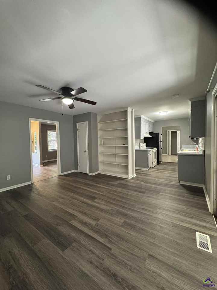 117 Colonial Rd - Photo 6 of 14