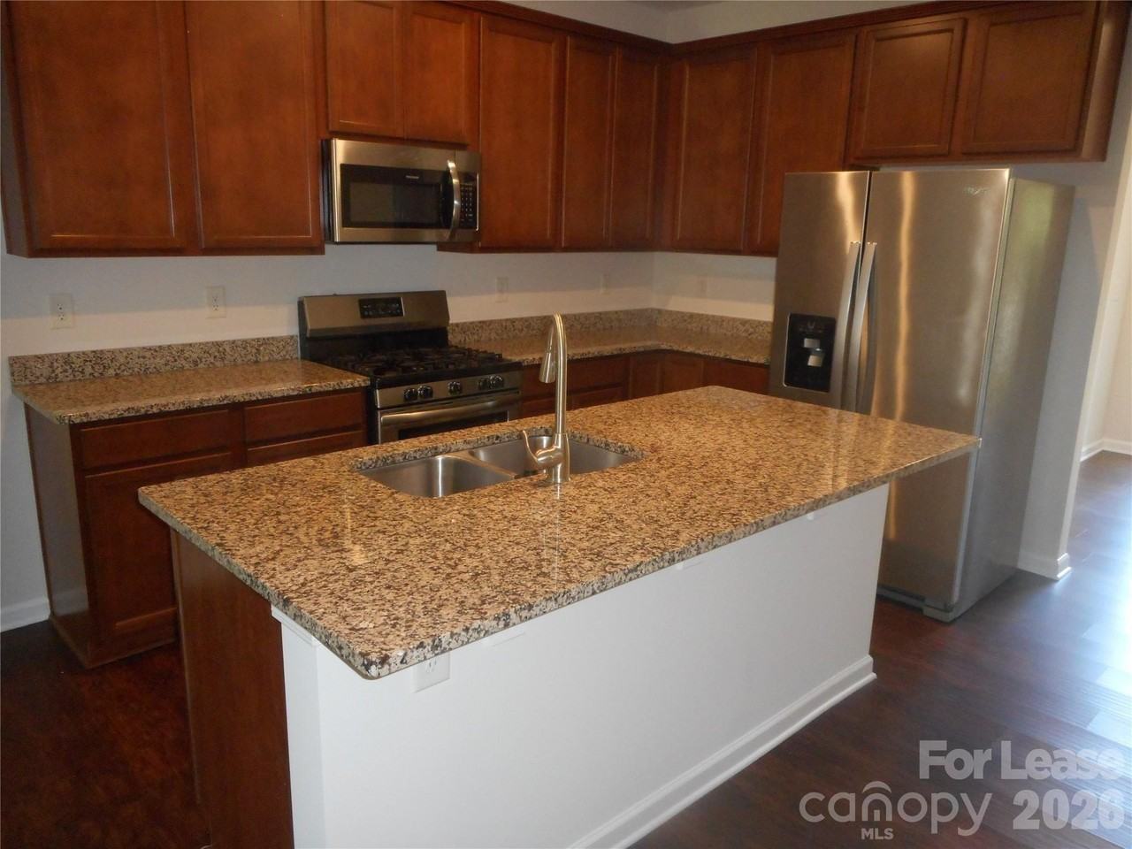 5522 Harris Cove Dr - Photo 4 of 26