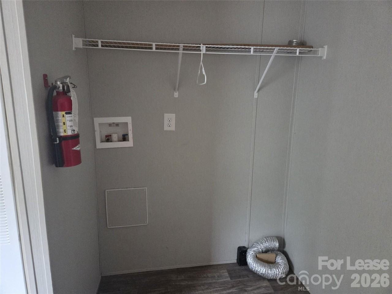 213 Kimberly Cir - Photo 5 of 12