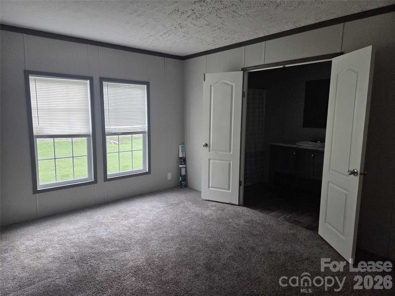 213 Kimberly Cir - Photo 6 of 12