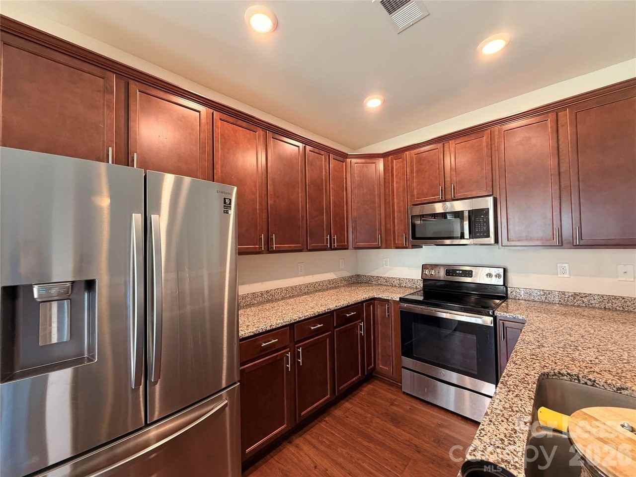 9330 Grand Valley Dr - Photo 2 of 18