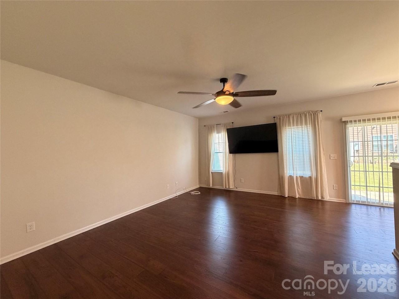 9330 Grand Valley Dr - Photo 4 of 18
