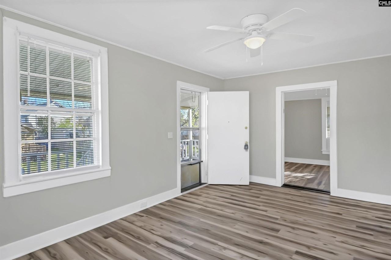 203 Augusta St - Photo 5 of 33