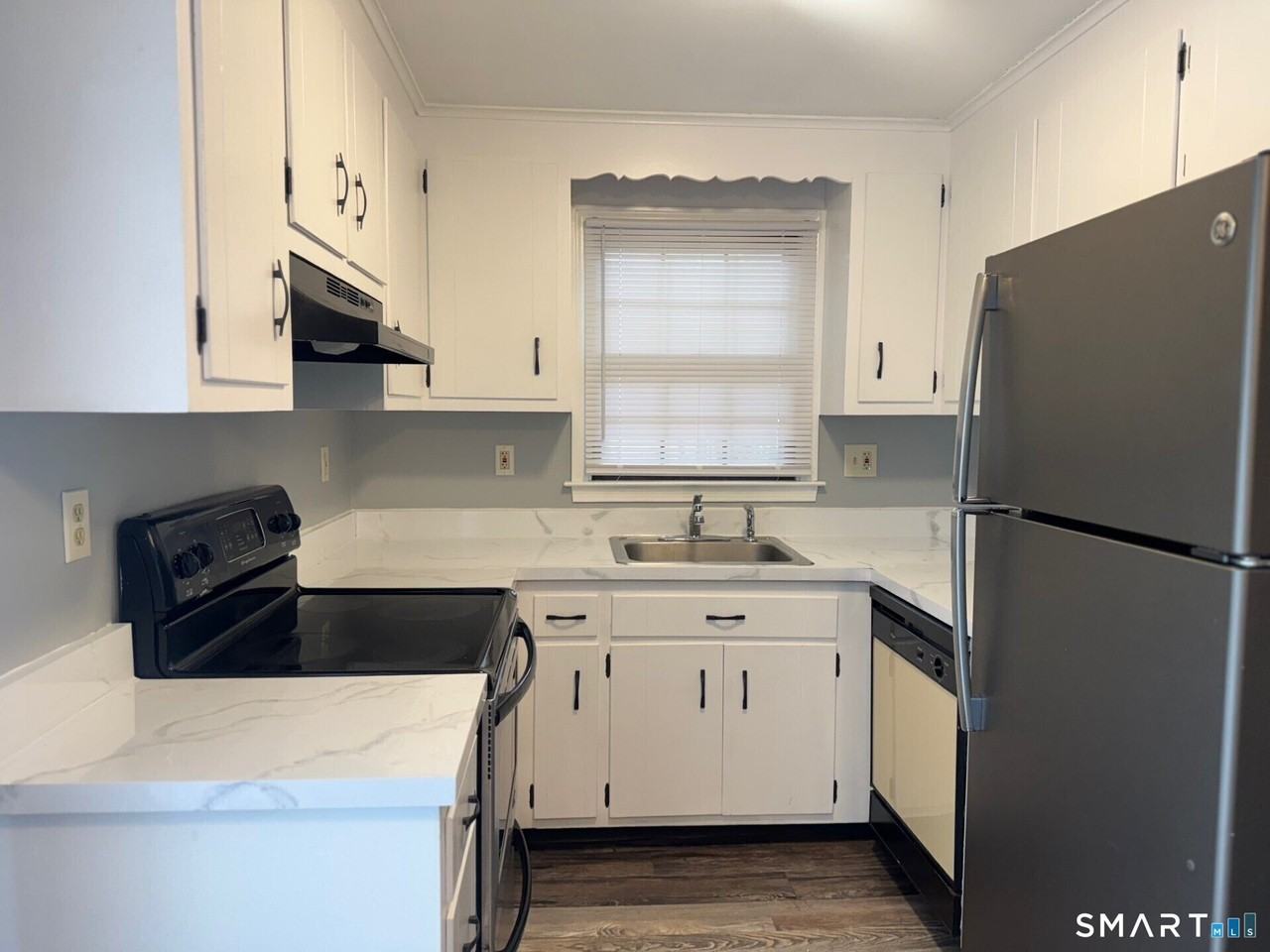 19 Goodwin St - Photo 2 of 20